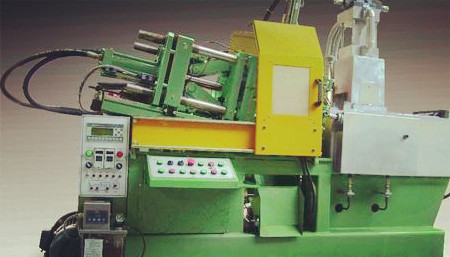 壓鑄機壓鑄時如何避免錘頭卡死？