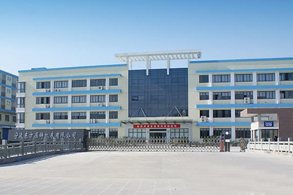 如何安全使用鋅合金壓鑄機(jī)？