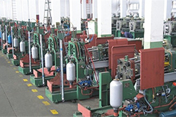 冷室壓鑄機(jī)的內(nèi)部結(jié)構(gòu)、工作原理及操作規(guī)程